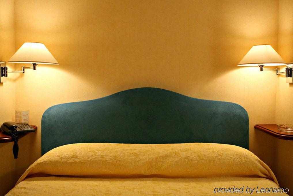Hotel Concortel Paris Room photo